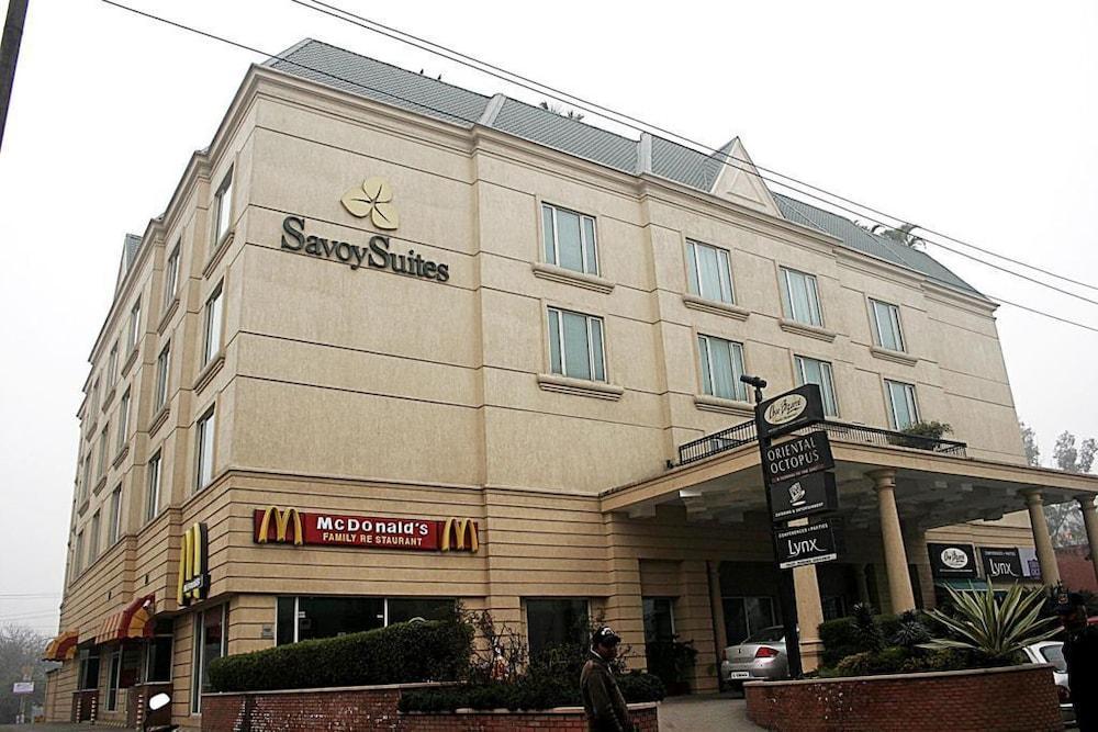 Savoy Suites Noida Zewnętrze zdjęcie