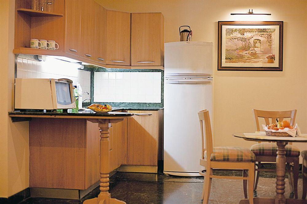 Savoy Suites Noida Zewnętrze zdjęcie