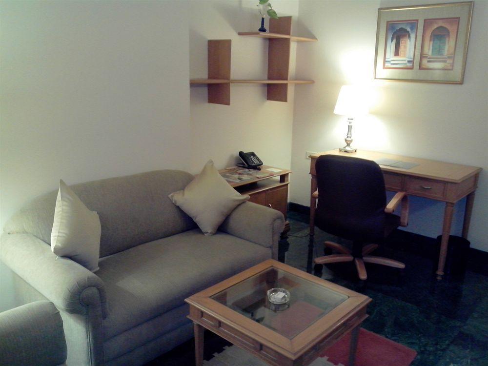 Savoy Suites Noida Zewnętrze zdjęcie