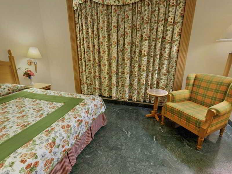Savoy Suites Noida Pokój zdjęcie