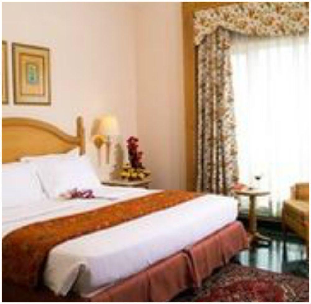 Savoy Suites Noida Zewnętrze zdjęcie