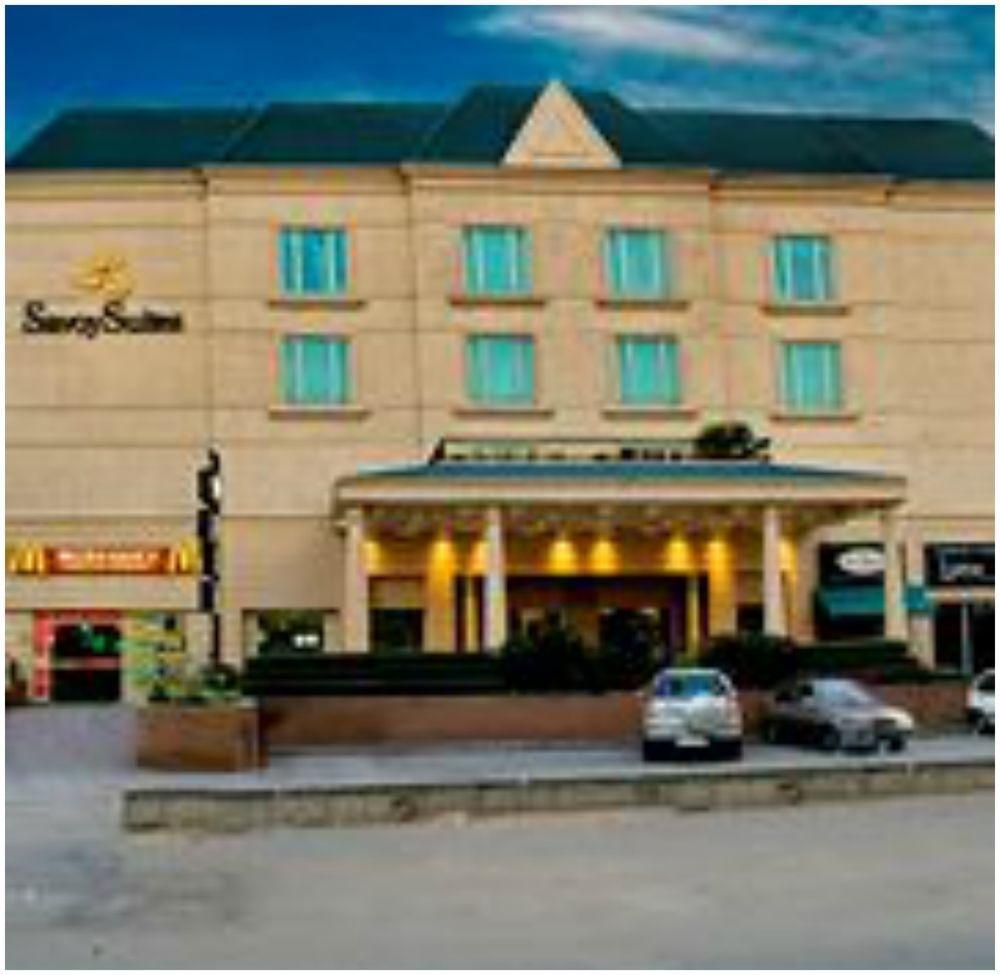 Savoy Suites Noida Zewnętrze zdjęcie