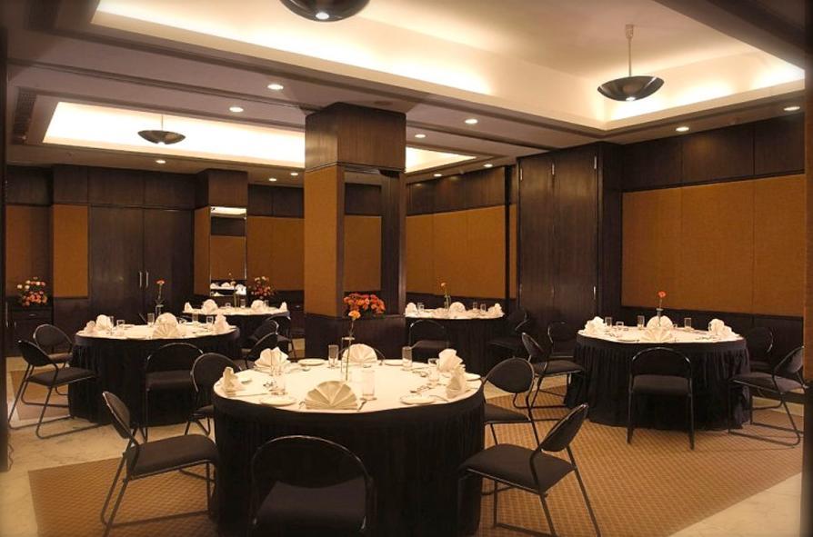 Savoy Suites Noida Restauracja zdjęcie